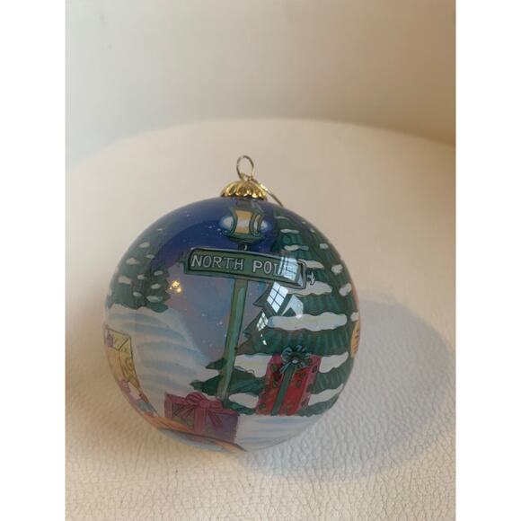 PIER 1 Li Bien Ornament 2004 Reverse Painted Glass Santa Claus North Pole - Picture 4 of 6